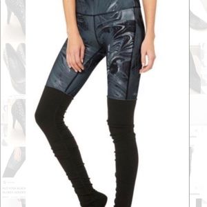 NWT Alo Yoga Goddess Leggings Marble Glossy Small